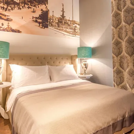 Procurator 7 Luxury Split