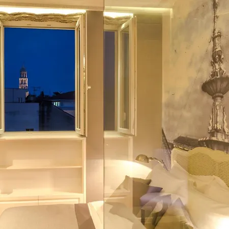 Procurator 7 Luxury Split