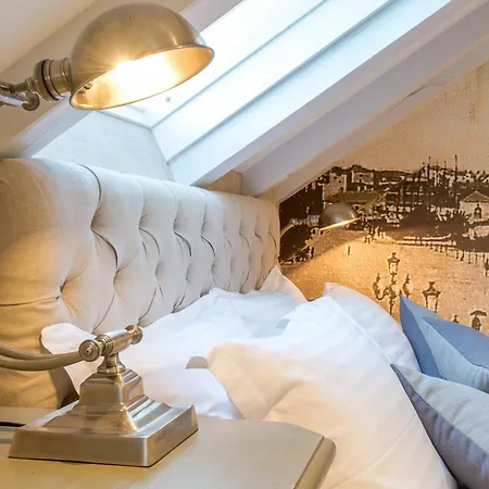 Procurator 7 Luxury Gasthuis 4*